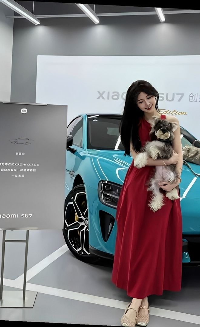 质量都这么高的吗？仙女也就长这样吧不朽情缘平台小米SU7的美女车主(图3)