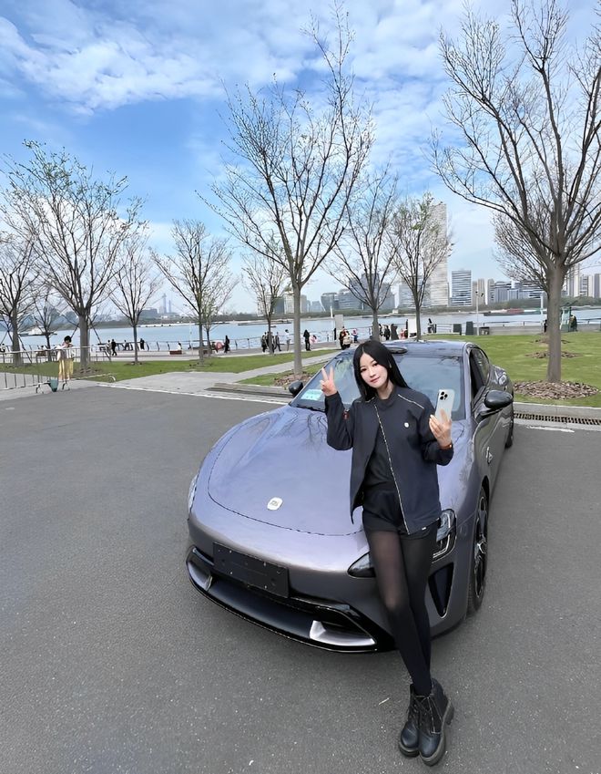 质量都这么高的吗？仙女也就长这样吧不朽情缘平台小米SU7的美女车主(图9)
