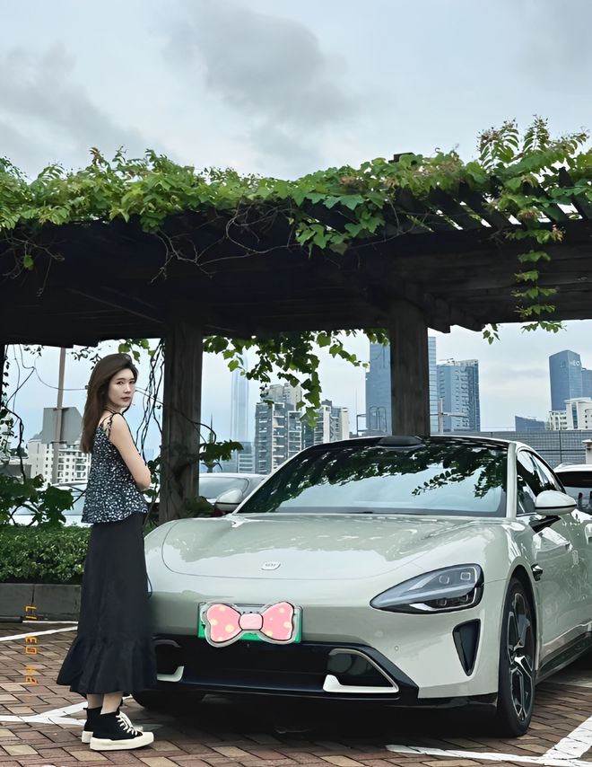 质量都这么高的吗？仙女也就长这样吧不朽情缘平台小米SU7的美女车主(图10)