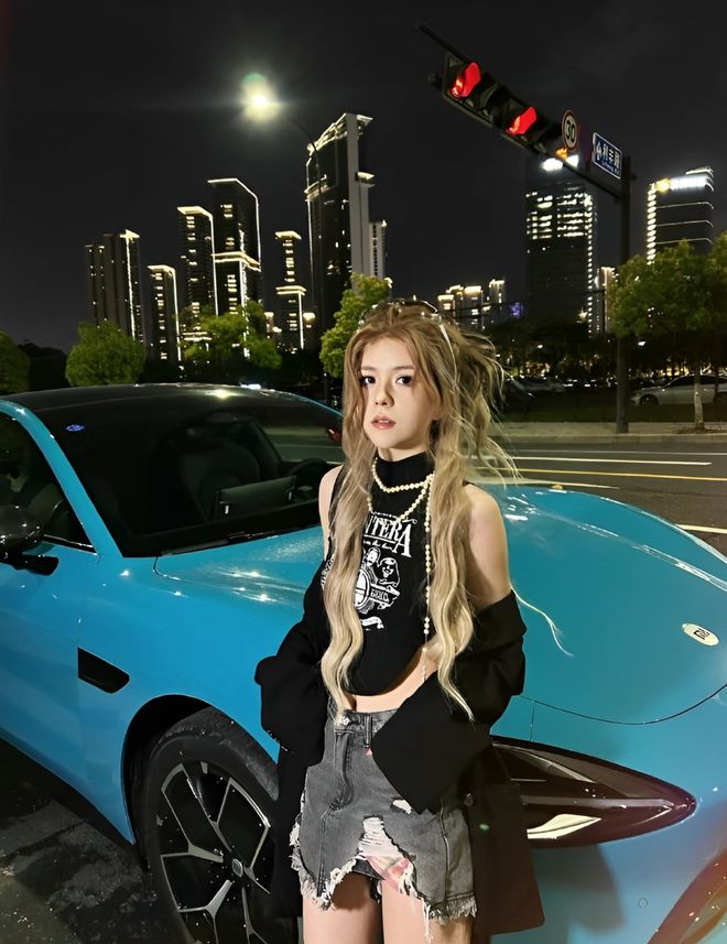 质量都这么高的吗？仙女也就长这样吧不朽情缘平台小米SU7的美女车主(图8)